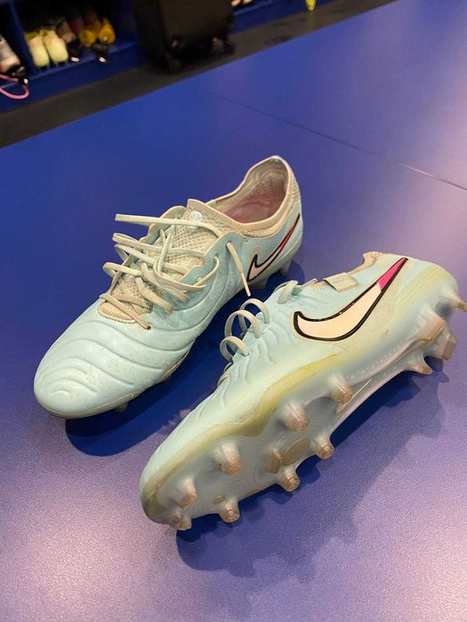 Футбольные бутсы