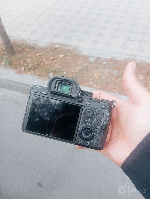 Sony a7iii ideal xolatda sotiladi