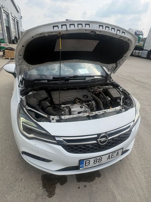 Vând Opel asta k 2017