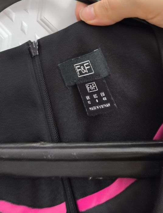 Официална черна рокля р-р 40 обличана веднъж