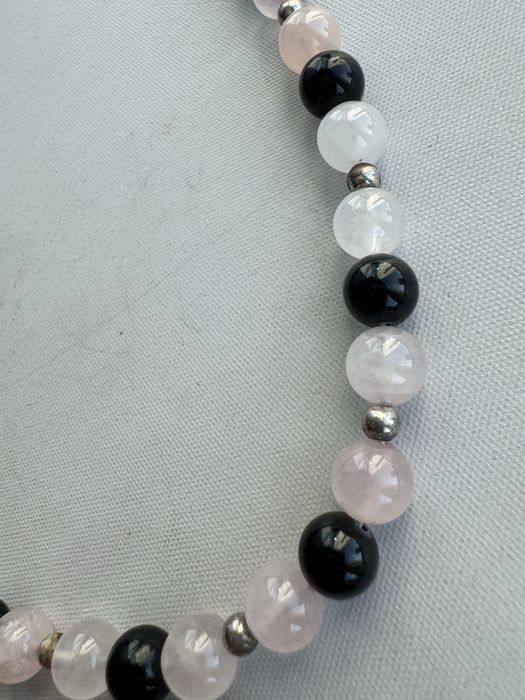 Colier confectionat manual din argint, onix si cuart roz