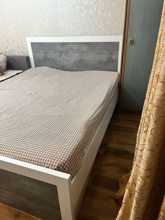 Продам тахту без матраса