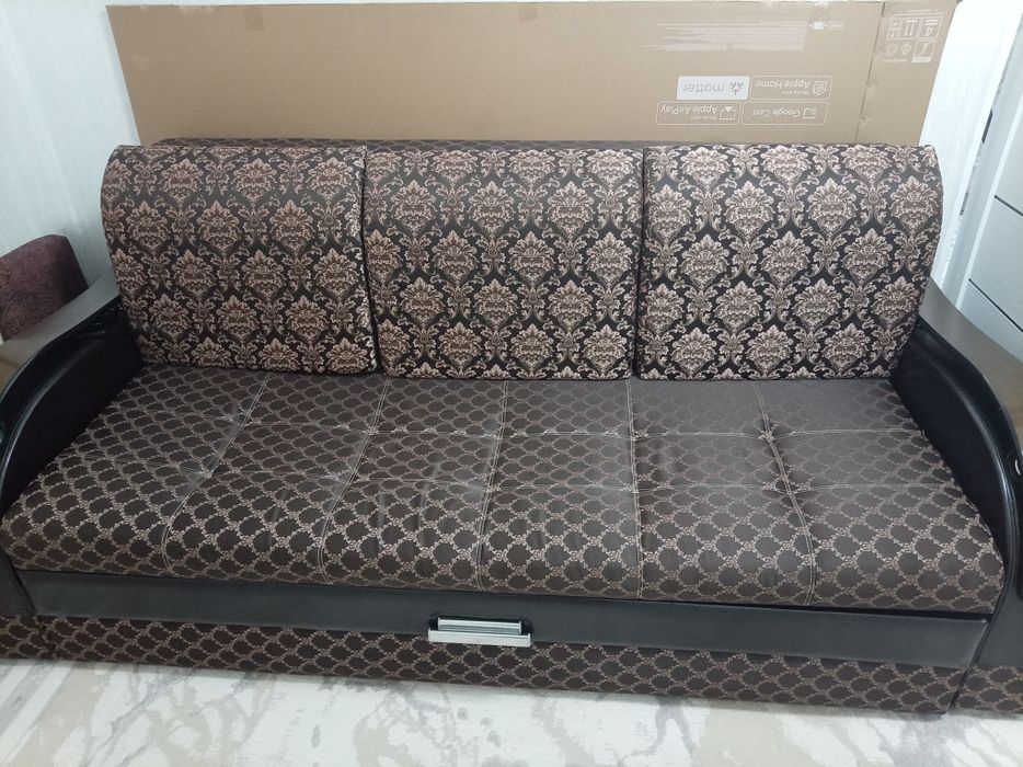 Продам срочно диван