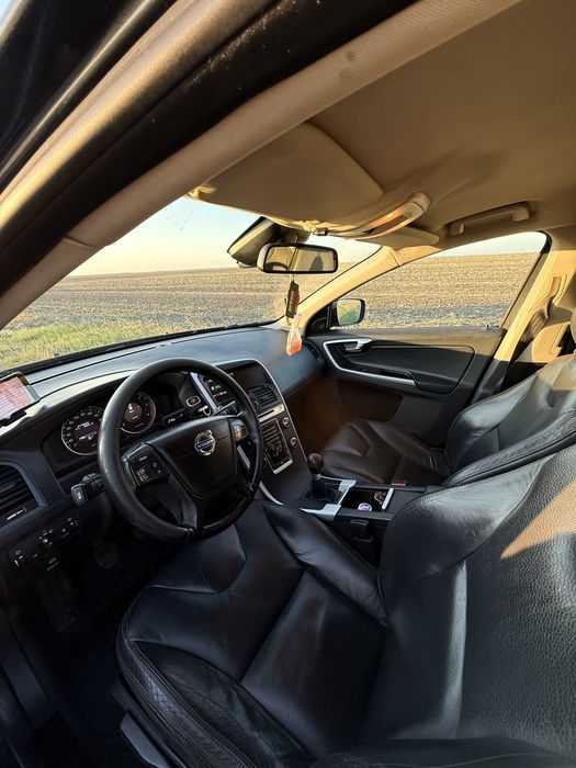 Vând Volvo xc60
