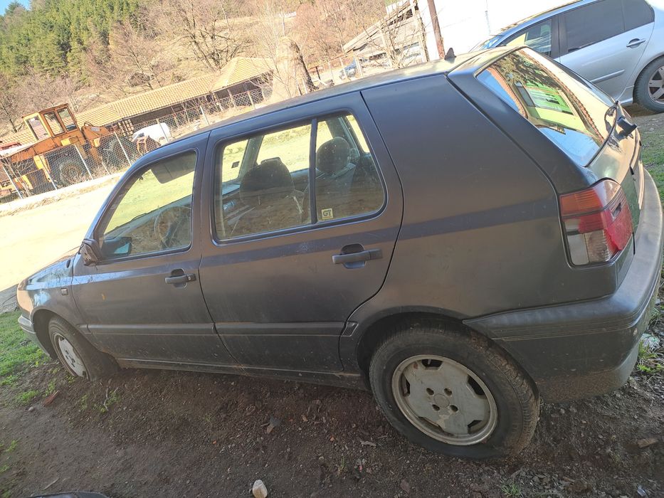 • VW GOLF 3 (1.6  бензин 75кс. 93г.)  на ЧАСТИ също така венто и поло