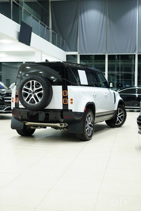 Land Rover Defender P300
