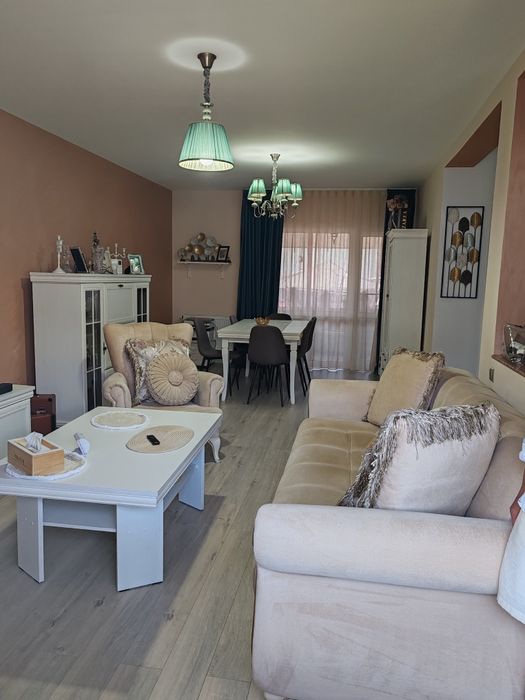 Casa de vanzare in Sanpetru  , gata de mutare , langa Dealul Lempes