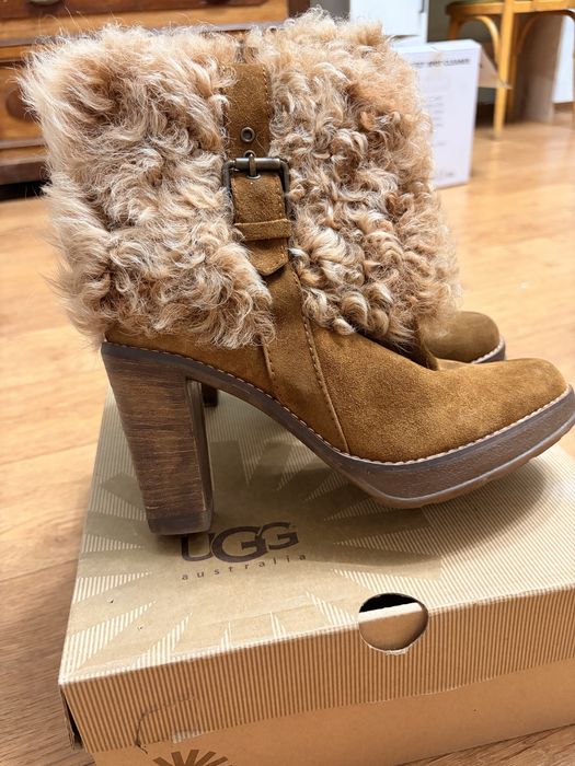 Замшевые полусапожки UGG Australia