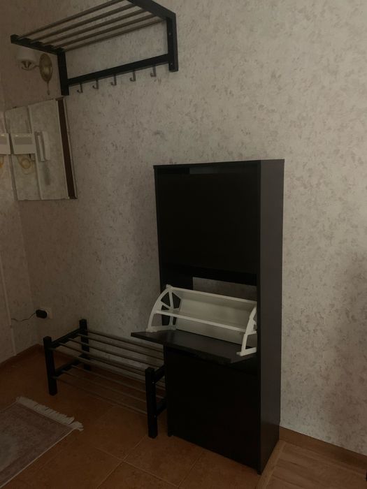 Продается прихожая мебель
