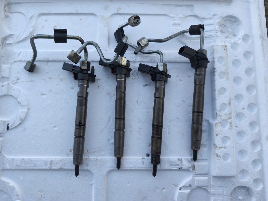 Injector injectoare 2.0 tdi CBAB Volkswagen Passat B6 B7 03L130277