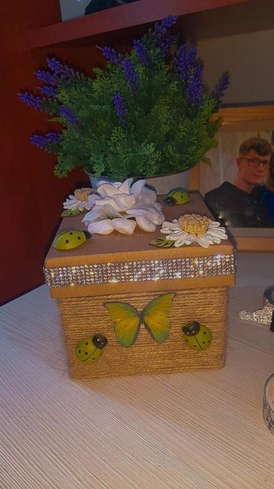 Cutii decorative pentru cadouri/ amintiri și iepurași  l