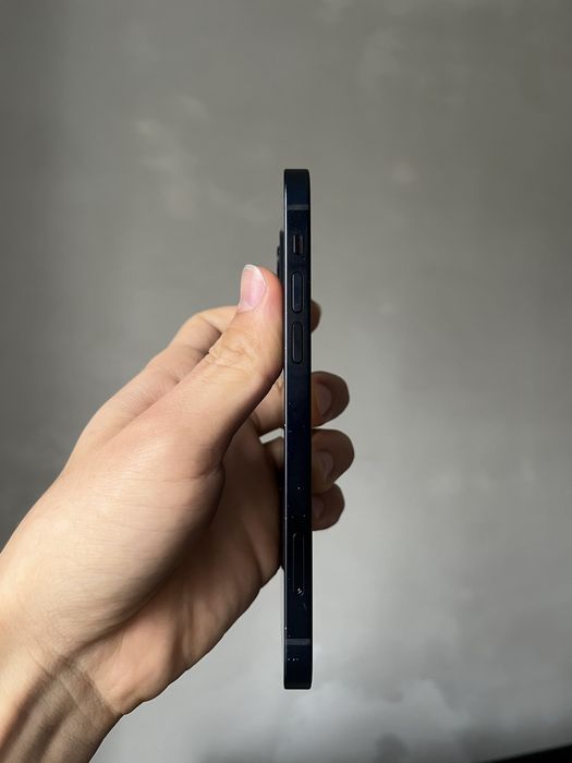 iphone 12.           .