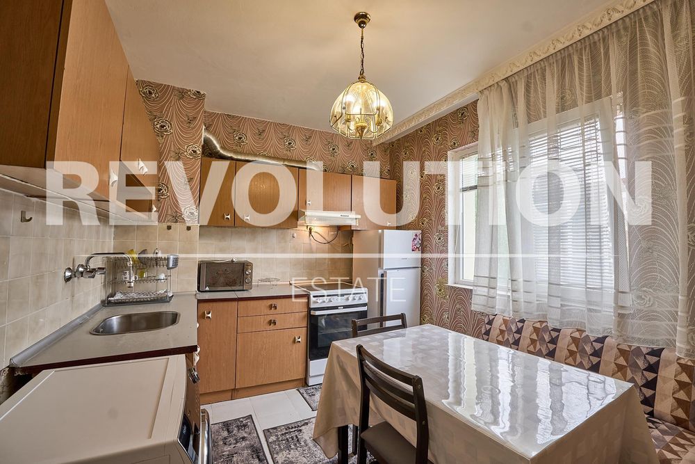 Дава се под наем Двустаен апартамент в Пловдив, Христо Смирненски - 75 кв.м за 375 € - Снимка #2