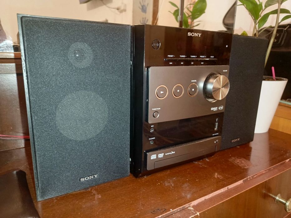 Музыкальный центр Sony