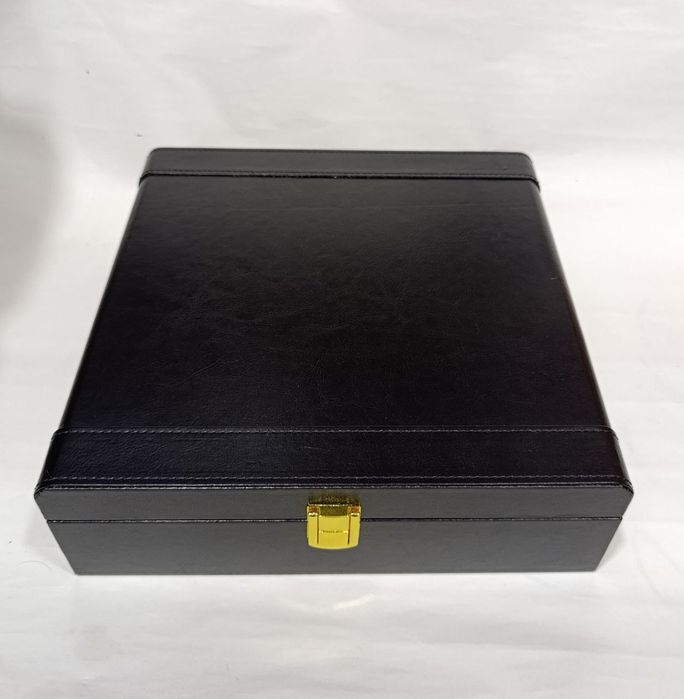 Наградная тарелка в коженнос футляре