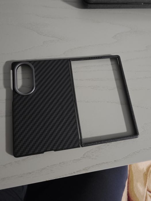 Два калъфа за Samsung Fold 8 и 8 Ultra
