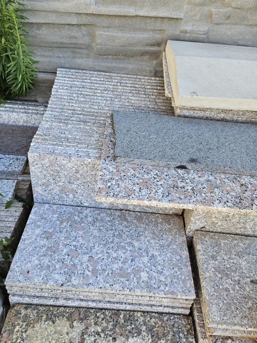 Granit 0.2x0.4x 1.5cm grosime