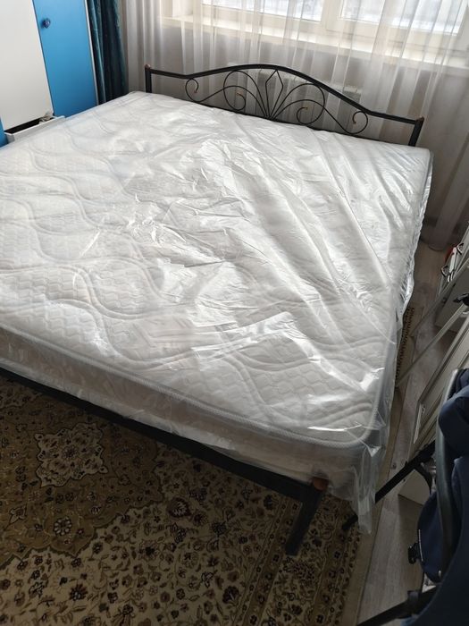 Двуспальная кровать 200х160.