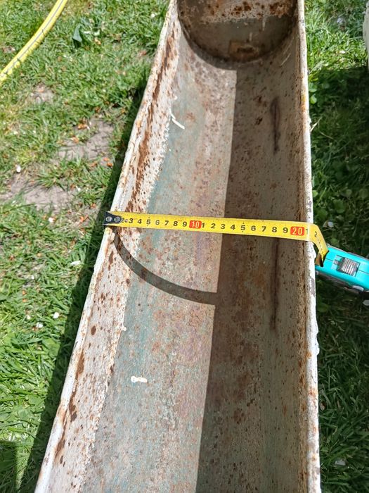 Troacă pentru porci