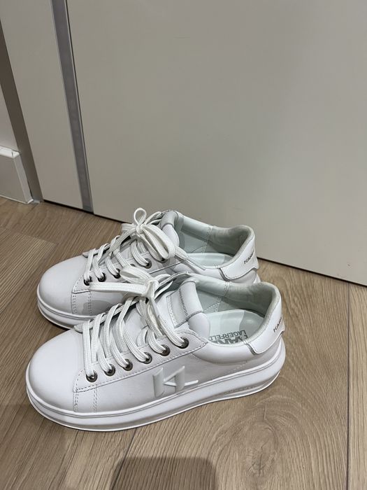 Оригинални обувки на Karl Lagerfeld