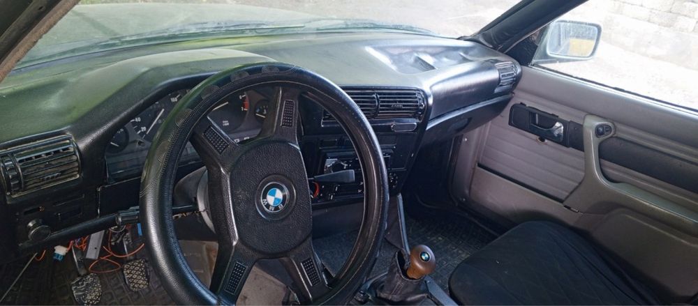 Bmw e30 320 model 1989 yil