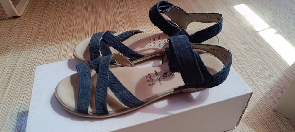 Детски сандали и кецове естествена кожа