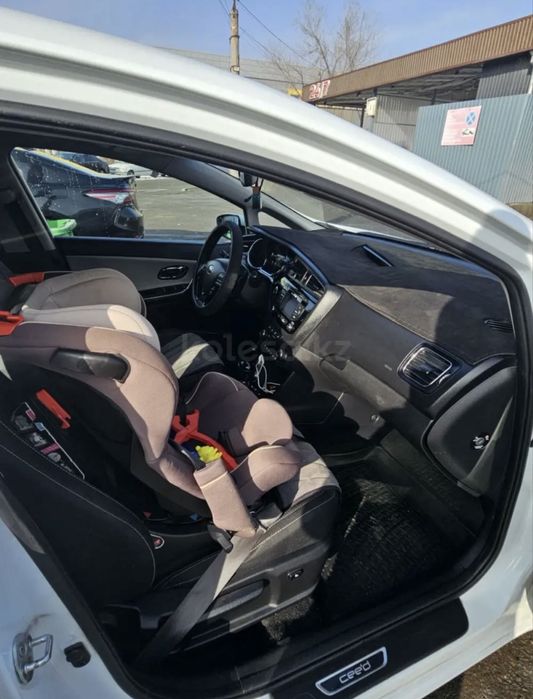 Продам KIA ceed 2013