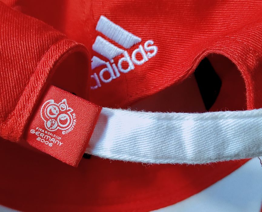 Șapcă Adidas Thosiba.