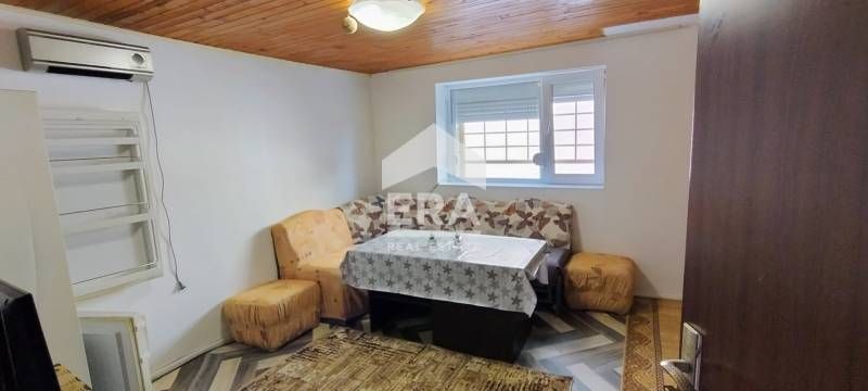 Дава се под наем Етаж от къща в Кърджали, Център - 77 кв.м за 204 € - Снимка #1