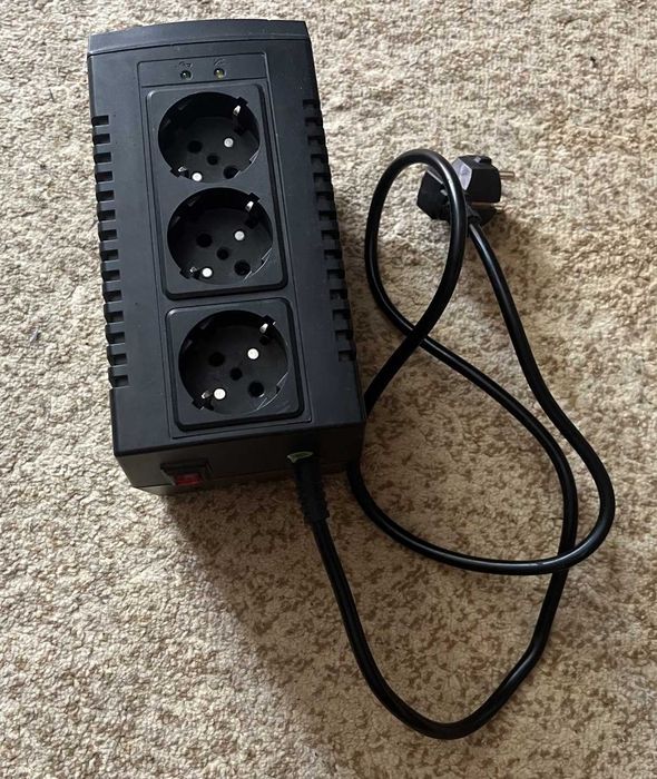 Stabilizator de tensiune Mustek PM 1000 AVR