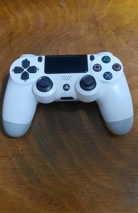 Продам джойстик для ps4