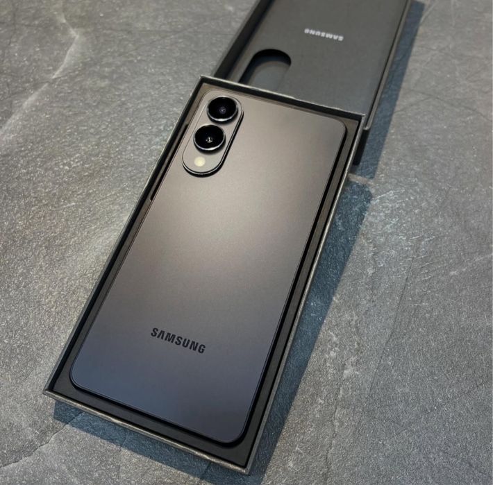 Samsung S25 Edge • NOU • 256 GB • 12 RAM • Garantie • 100% Bateria