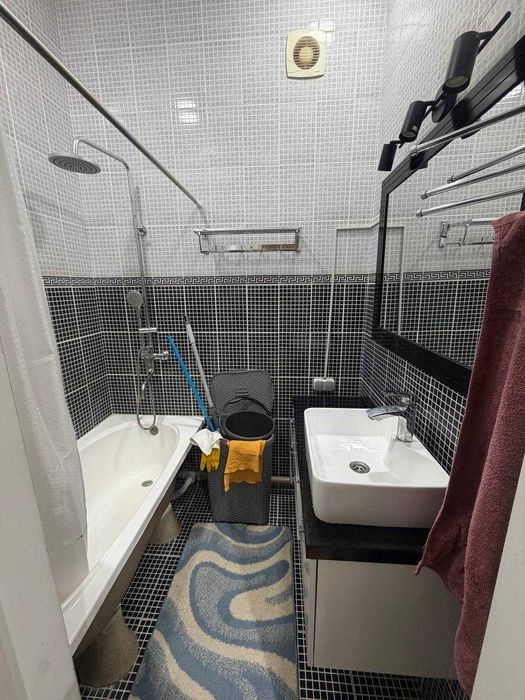 Продаётся 2х комн квартира на 4 этаже Ор-р 5 микрорайон Орбита