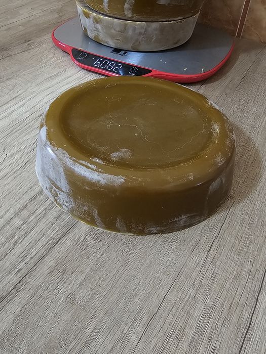 Ceară naturală de albine – curată, decantată, fără impurități