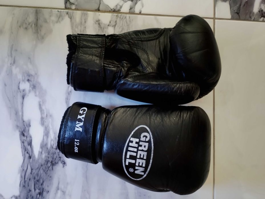 Боксови ръкавици