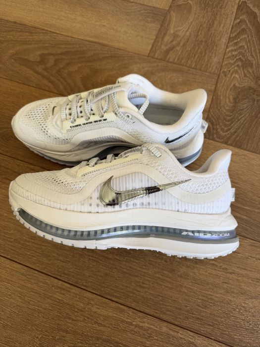 Nike Pegasus Premium