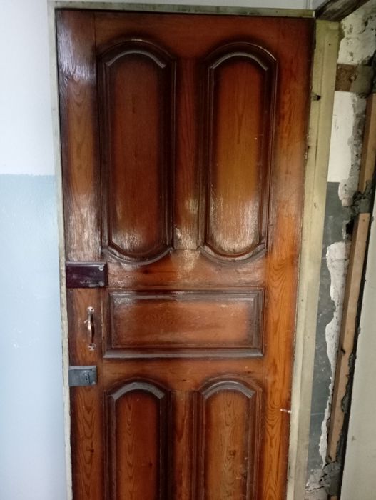 Kocha eshik sotiladi