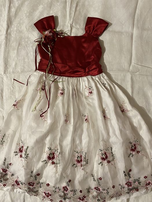 Продам детские платья