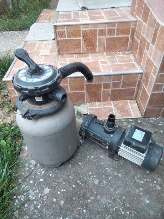 Pompa cu filtru cu nisip de la o piscina de 18 mc
