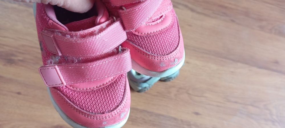 Продам детскую обувь