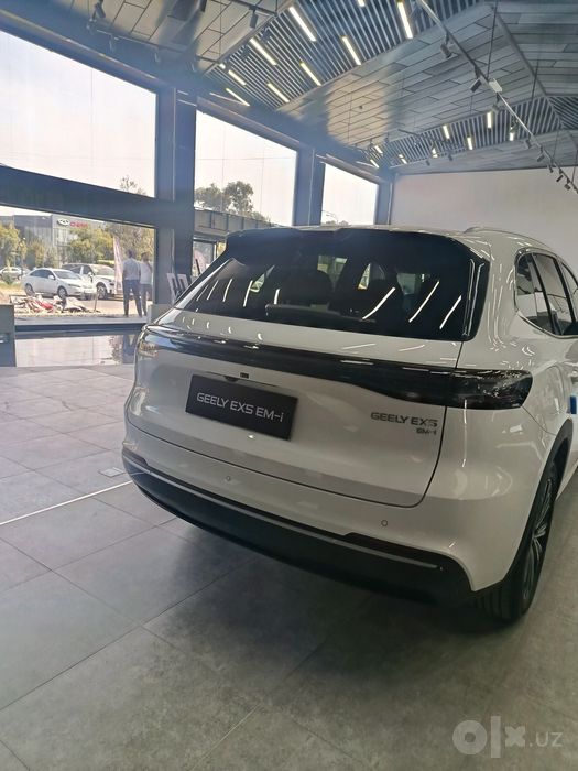 Машина geely EX5 EM-i