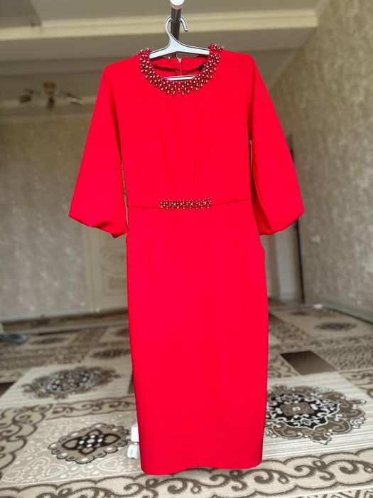 Женское платье..