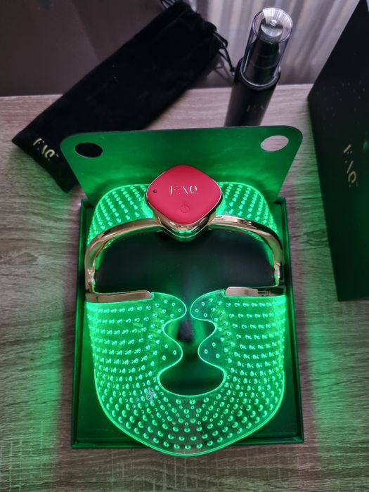 Foreo FAQ 201 лед маска за лице
