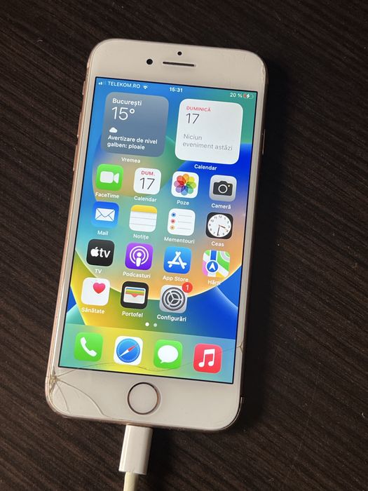 Iphone 8  pentru piese (placa)