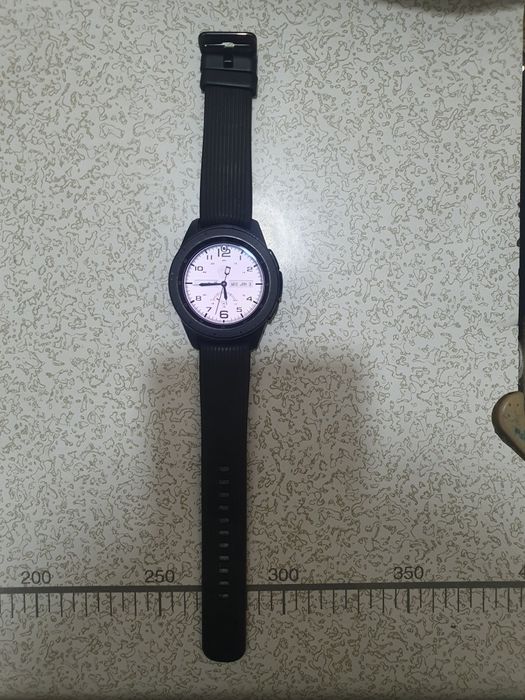 Samsung Galaxy Watch 42mm с сенсорным Super Amoled экраном