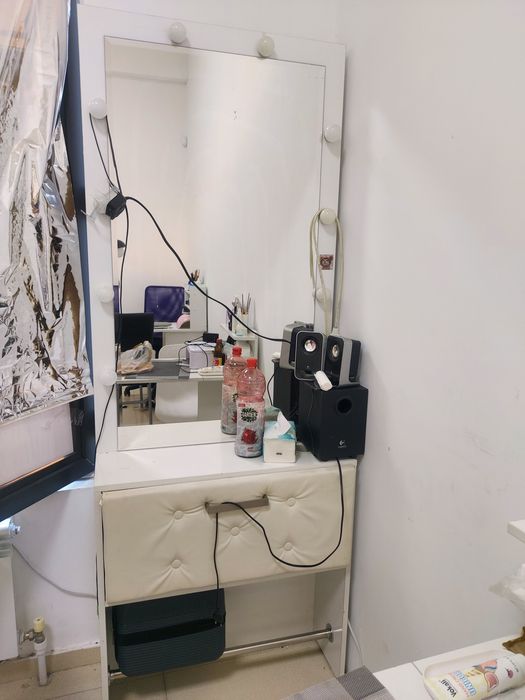 Зеркало для салонов красоты