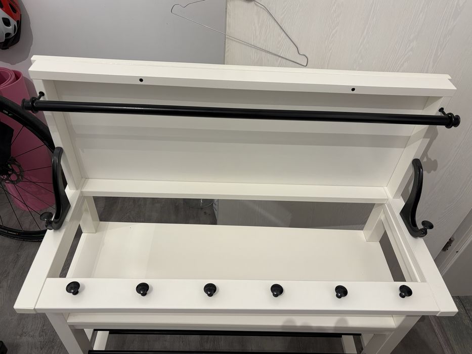 Vand mobilier hol Ikea