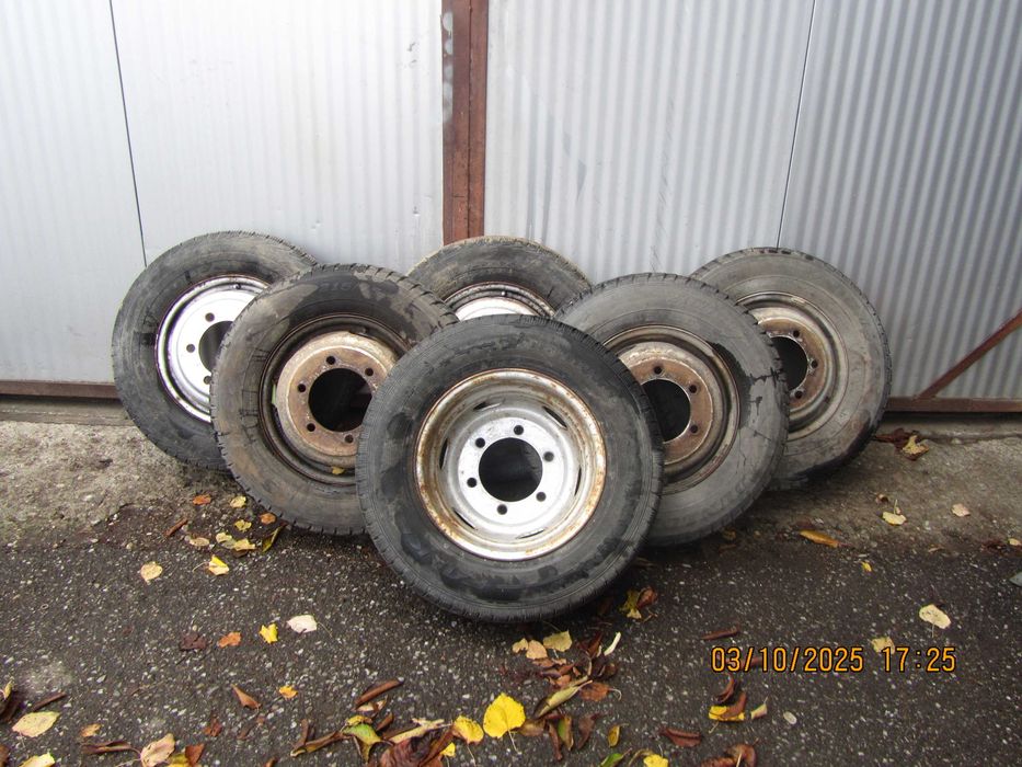 Vand 4 jante de mercedes vario cu anvelope pe 16