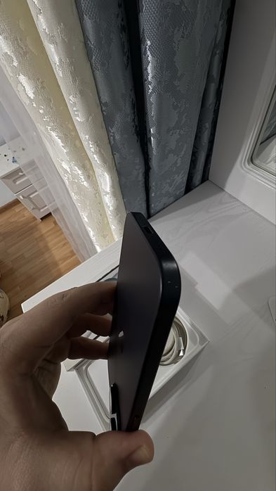 Продаю Iphone 15 128gb