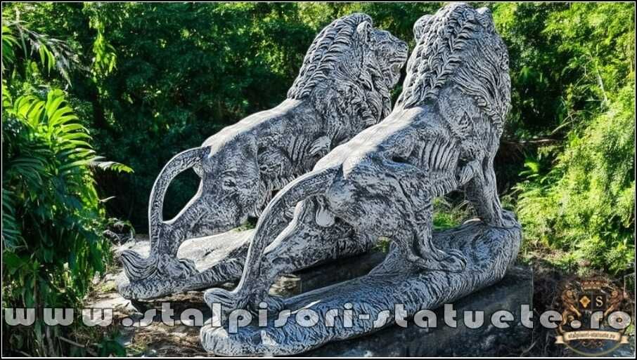 Set statuete lei gigant, din beton, model S66.